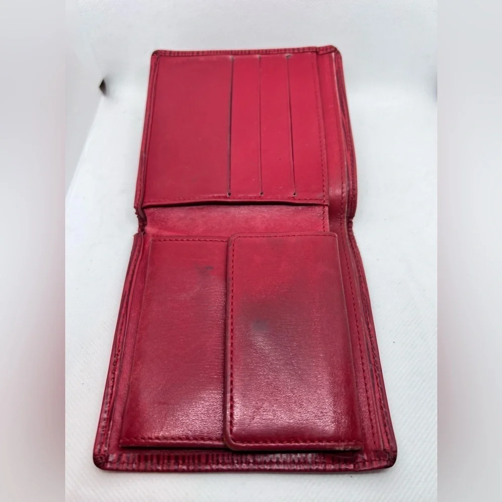 LOUIS VUITTON Bi-Fold Epi Wallet